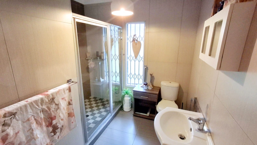 5 Bedroom Property for Sale in Vaalpark Free State
